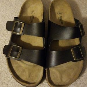 New men's sandals-size 10